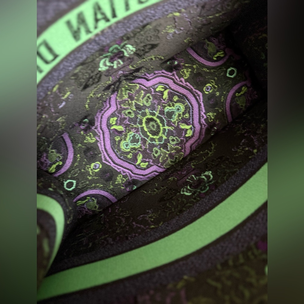 CHRISTIAN DIOR Canvas Embroidered Large Indian Purple Book Tote ~ EUC w/DB & COA - Picture 15 of 16